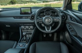 Mazda CX-3, dashboard